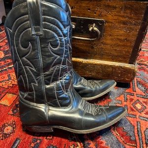 Ladies leather cowboy boots 8.5